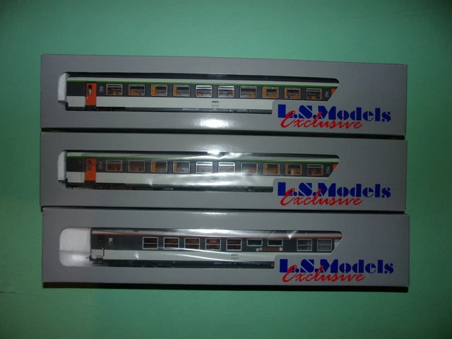 Coffret de 3 voitures Express Nord A7 + B9 + B5d livrées vertes