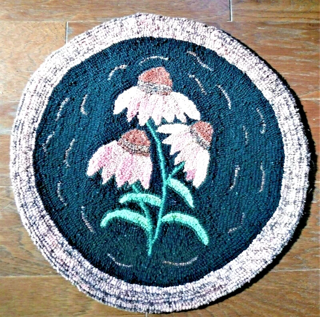 Mesa de lana enganchada a mano con acabado primitivo equinácea flor margarita rosa