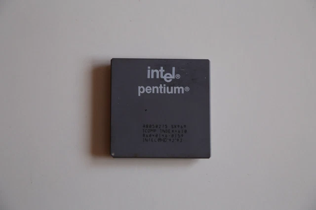 Processore Intel Pentium A80502-133 Vintage Ceramica - Per Collezione O Recupero Oro - Pins Pieghi