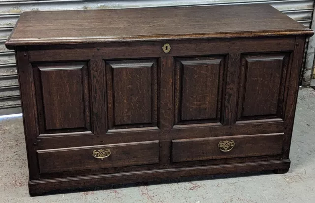 A late 18th Century solid oak mule chest/ coffer or bedding chest 3