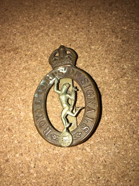 WW2 BRITISH ARMY Royal Corps of Signals Kings Crown Brass Cap Badge £8. ...