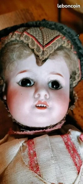 Poupée articulée et boîte à musique robe de dentelle vintage (Gebraucht