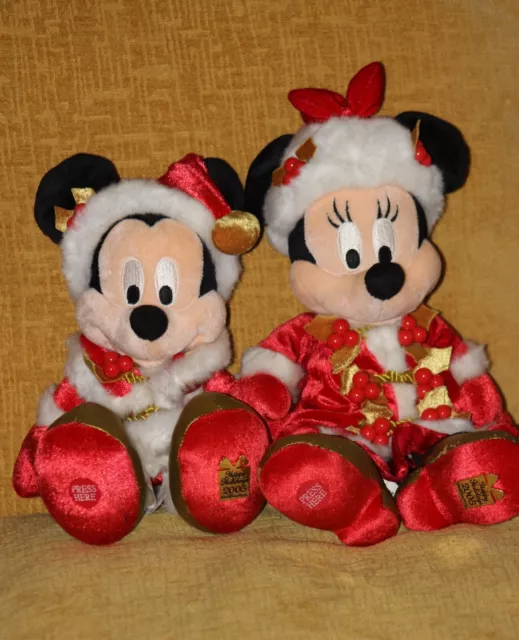 Mickey & Minnie mouse Xmas Holiday 2005 Musical Plush Walt Disney World Santa