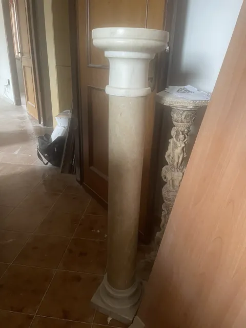 colonna di marmo  Trani Con Base Superiore E Inferiore In Marmo Carrara