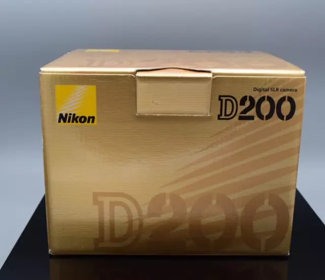 Nikon D200 10.2 MP Digital SLR Camera - Black (Body Only) shutter count #7830