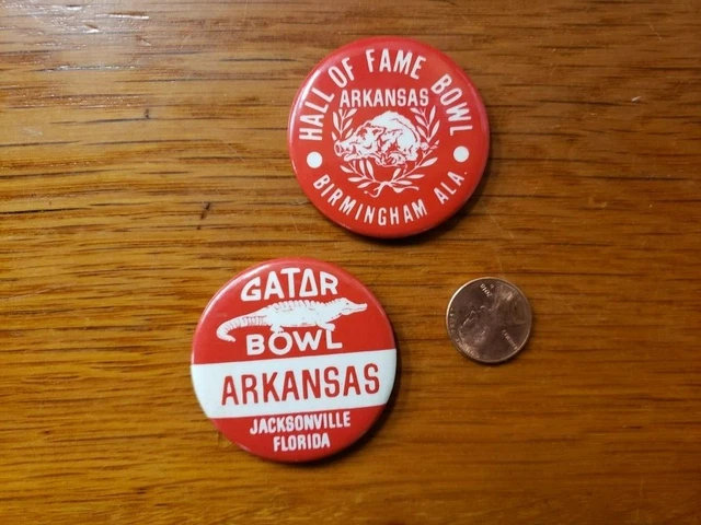 (2) Vintage Arkansas Razorbacks Gator & Hall of Fame Bowl buttons pinback pin