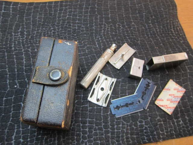 ANTIQUE 1930s GILLETTE COMB DE SAFETY RAZOR : 3 PCS. 5