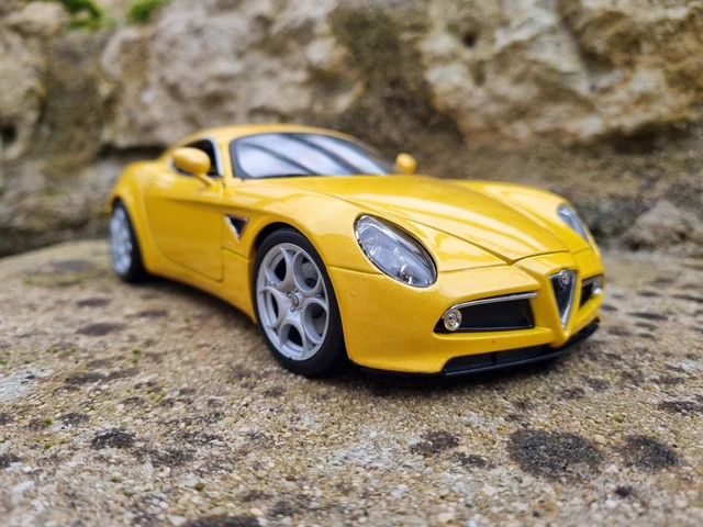 Looksmart 1/43 - Alfa Romeo 8C Competizione Francoforte 2007 Jaune - Occasion Boîte