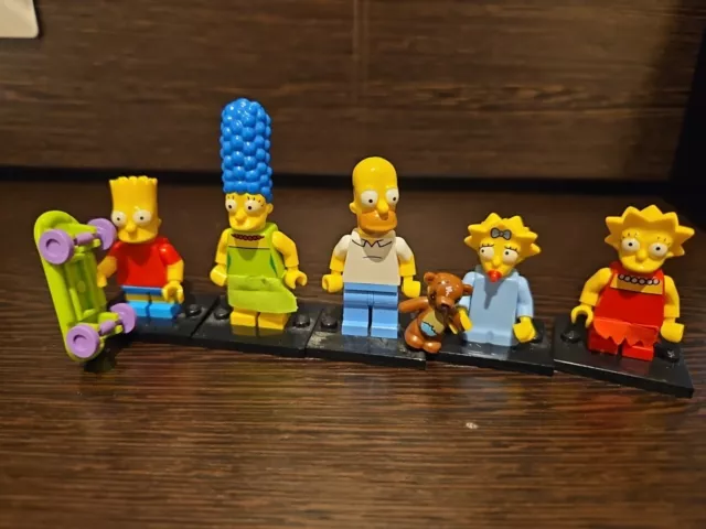 Lego Simpsons Minifigure Series 1 71005 Bundle - Homer Marge Bart Lisa Maggie