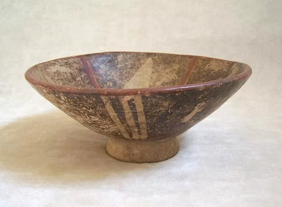 Pre-Columbian LARGE NARINO CAPULI PEDESTAL BOWL, 850 AD