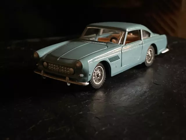 SOLIDO FERRARI 250 GT 2+2 Neuf Réf. 123 bleu clair non métallisé rare couleur