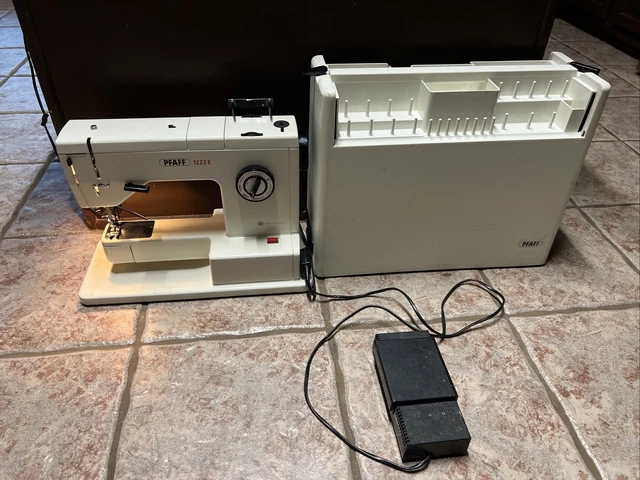 Pfaff 1222E sewing machine with case and pedal Pfaff 1222E sewing machine with case and pedal