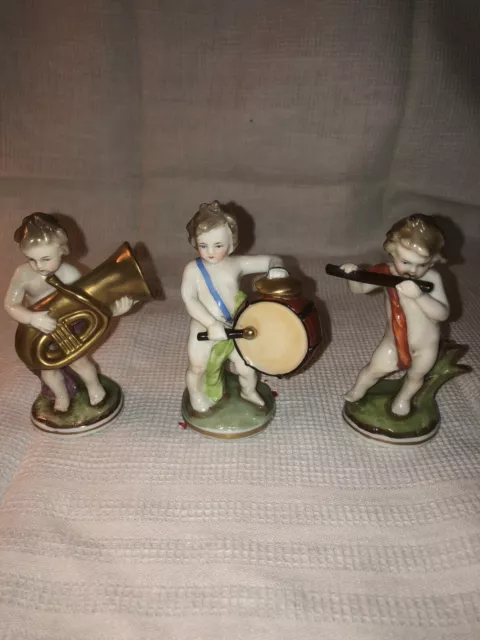 Ensemble De 3 Figurines  Putti Musiciens En Porcelaine