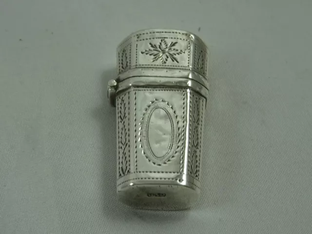 SMALL GEORGE III sterling silver ETUI BOX, c1810, 5gm