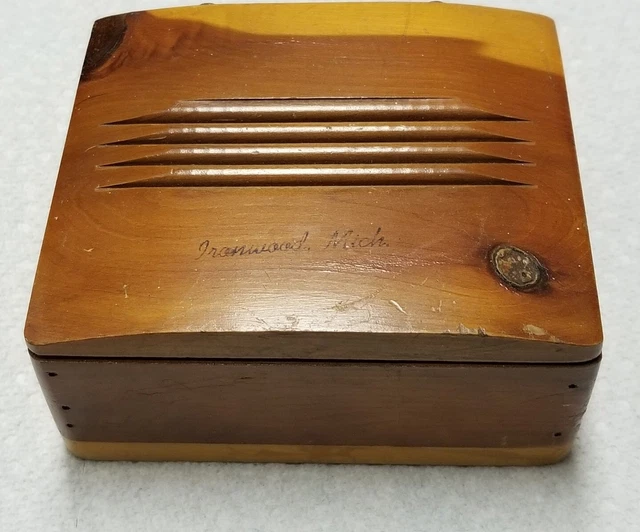 Vintage Ironwood  Cedar Trinket Jewelry Box With Hinge Michigan