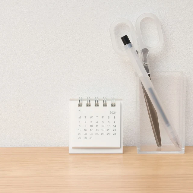 MUJI DESKTOP MINI Calendar 2024 white From Japan 6 x 6 cm NEW 12.50