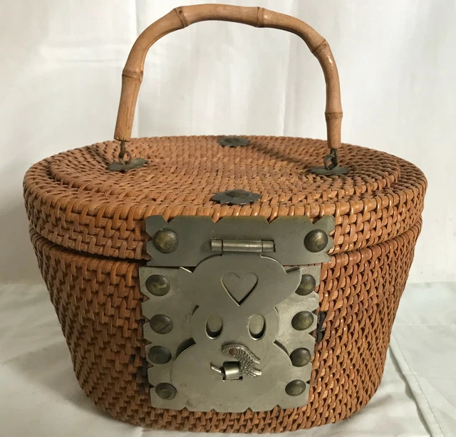 VINTAGE FISH BRASS Wicker Straw Rattan Woven Angler Basket Bamboo