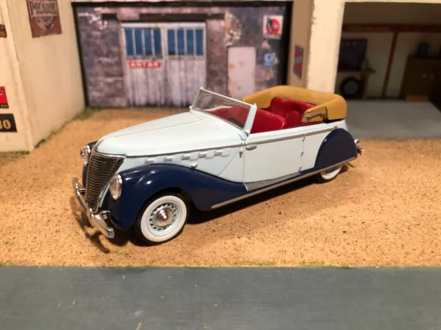 Renault Suprastella De 1939 1/43 Universal Hobbies