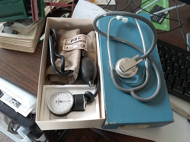 vintage blood pressure cuff And Stereoscope Old nelkin medical products