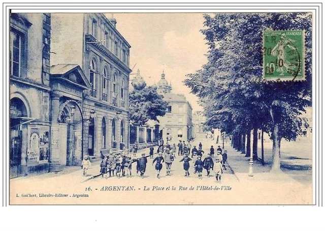 61.Argentan.la Place Et La Rue De L'hotel-De-Ville.