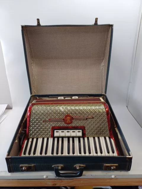 Weltmeister Piano Accordion 120 Bass 41 Key 5 Treble, 3 Bass Registers With Case