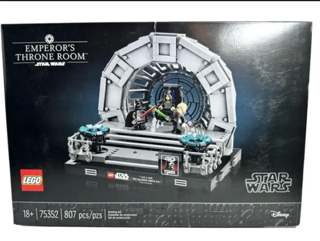 LEGO Star Wars: Emperor's Throne Room Diorama (75352)