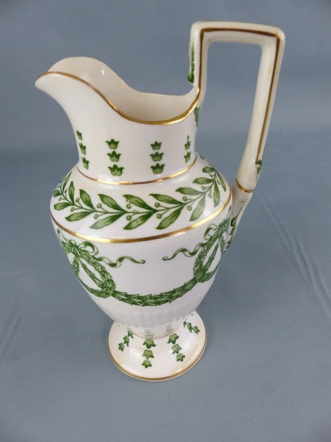 SARREGUEMINES pot a lait petite cruche en porcelaine de style EMPIRE , signée