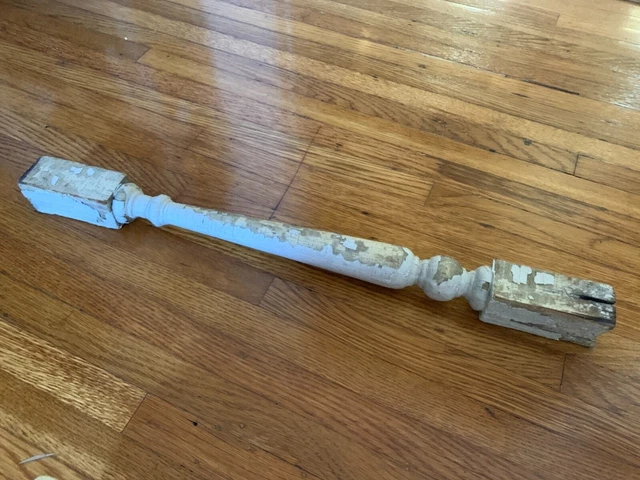 Antique Architectural Salvage Chippy White Painted Wooden Spindle Baluster Farm