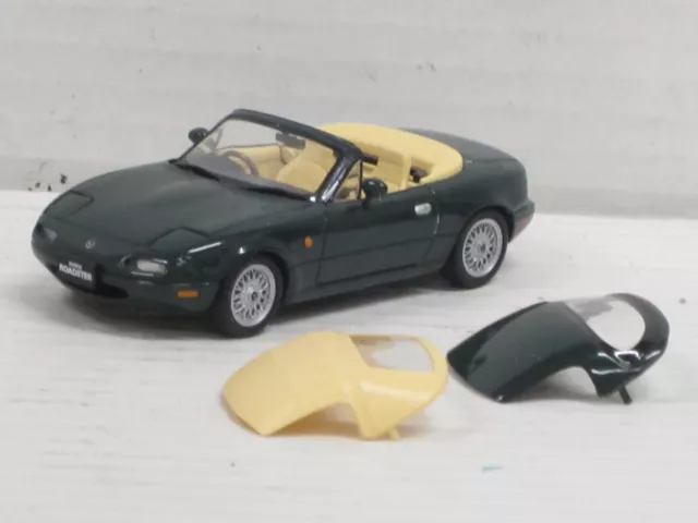 Mazda MX-5 Eunos Roadster Cabrio in grünmetallic ohne Box MMP / Ebbro 1:43