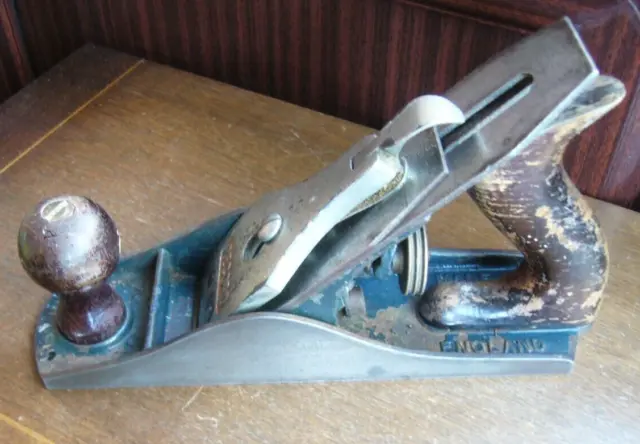 Early Vintage RECORD No 04 Smoothing Plane. Made in England