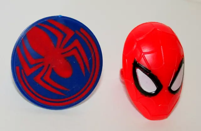 2 Marvel Comics Spiderman Spider-man Toy Gum Machine Plastic Ring 2012 NOS New