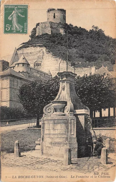 CPA-La Roche-Guyon La Fountain et le Château (127915)