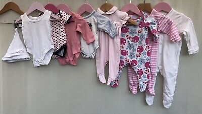 Pacchetto di vestiti per bambine età 0-3 mesi M&S mini club Disney <TH2918