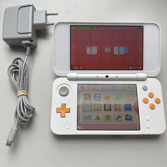 Console Nintendo New 2ds Xl (3ds) Blanc et orange - Avec chargeur - Fonctionne