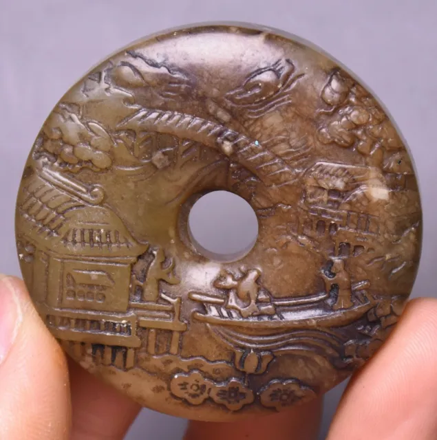 Pendentif amulette ronde de pont et de bateau sculpté de 5 cm