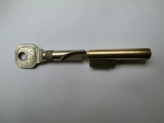 altes Einsteckschloss - Türsicherung mit Schlüssel