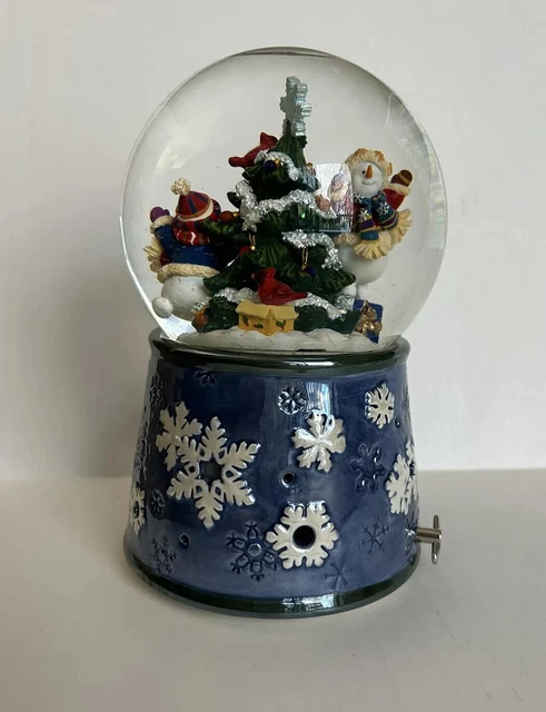 Globo de nieve árbol de Navidad muñeco de nieve con base azul iluminada. "Cardinales 7"""
