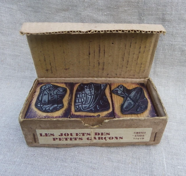 Ancienne boite en carton bouilli