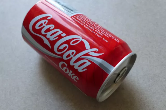Coca-Cola Dose mit Inhalt, haltbar bis Ende 1990