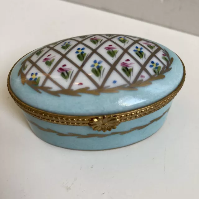 limoges france peint a la main dumont france small trinket porcelain Pill box