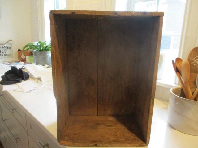 Antique Atlas Powder Co, Wilmington Delaware/box/crate 6