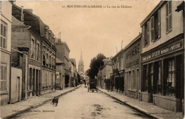 CPA MOURMELON-le-GRAND - La rue de CHALONS (364679)