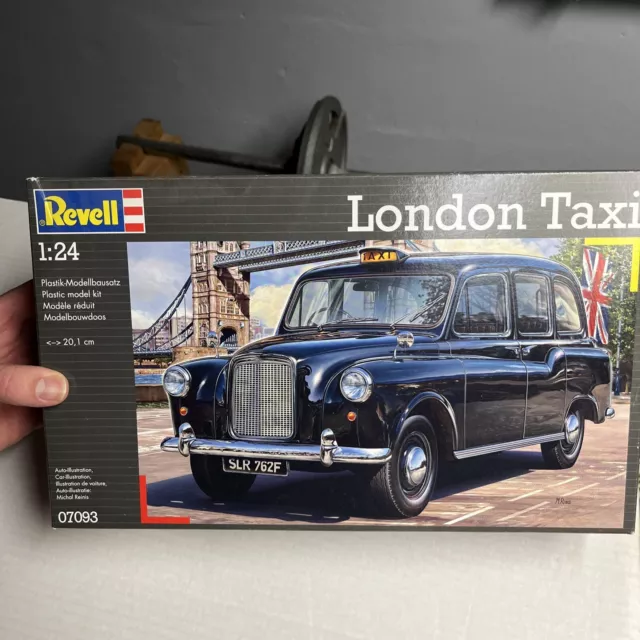London Taxi - 1:24 (Revell item: 07093) Sealed