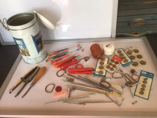 Vintage Sägeteppich Herstellung Häkelknöpfe Ect