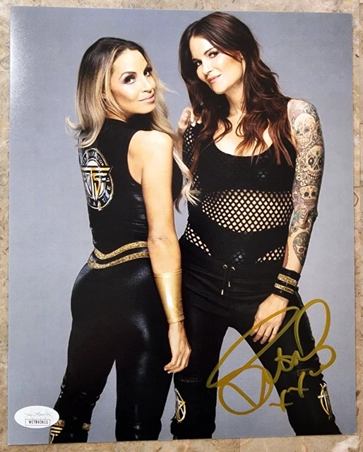 Lita SIGNED photo Diva Wrestling autograph JSA COA Certed 8x10 - WWE WWF