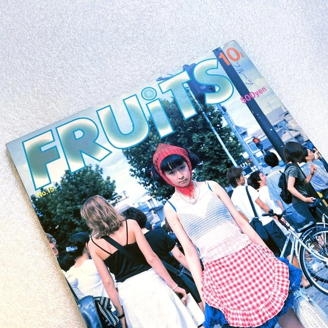 FRUITS 1998 NO14 Harajuku Tokyo Street Snap Y2K Rain From Japan