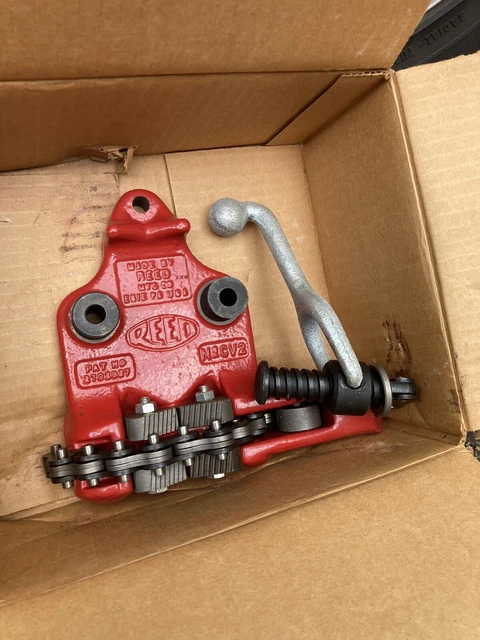 Reed Mfg 02510 CV2 Chain Vise, 1/8" - 2-1/2"