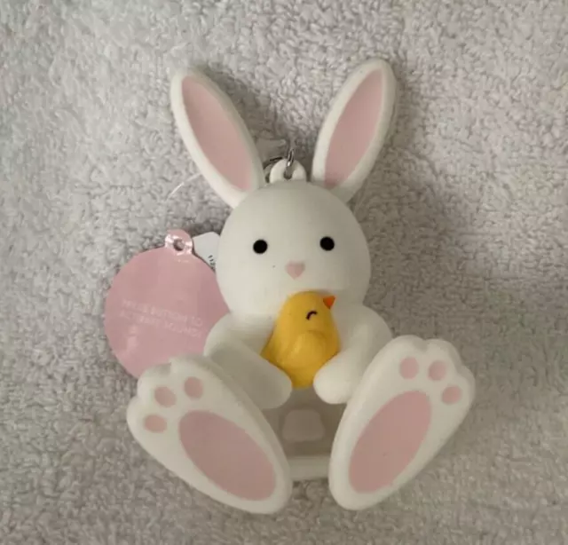 Bath & Body Works 2023 Easter Bunny Chick Keychain Pocket* Bac  Holder