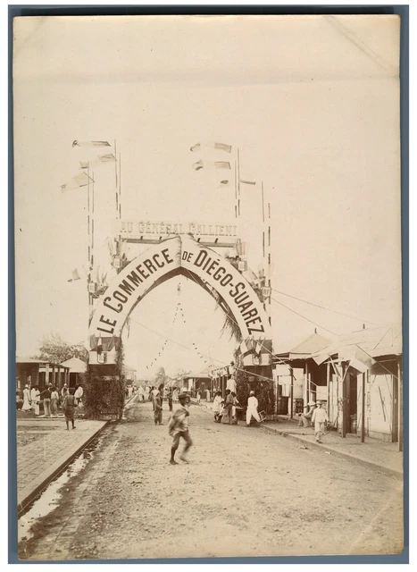 Madagascar, Prise d'Armes - Défilé Vintage citrate print