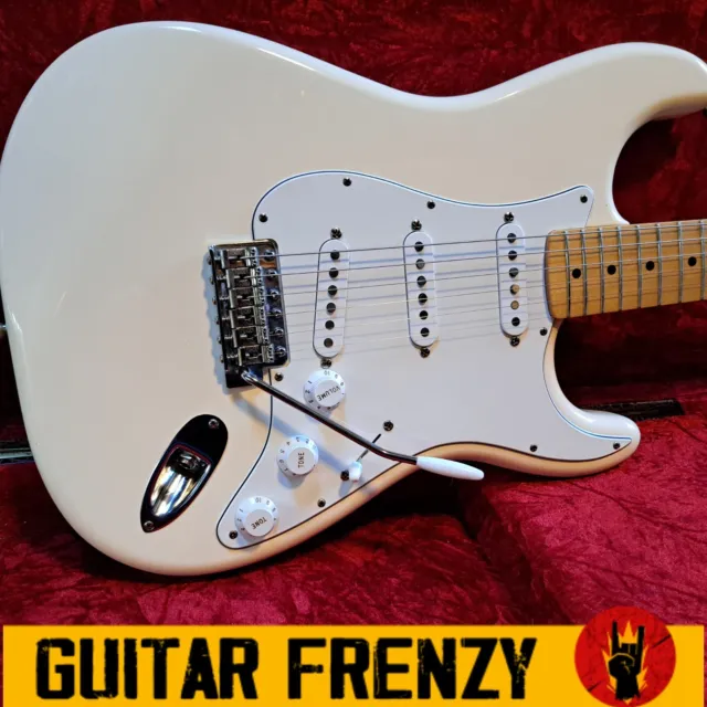 Stunning Fender Classic Series '70s Stratocaster, Olympic White + Hard Case 🔥